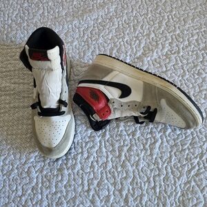 Nike Air Jordan 1 Retro High OG size 7Y